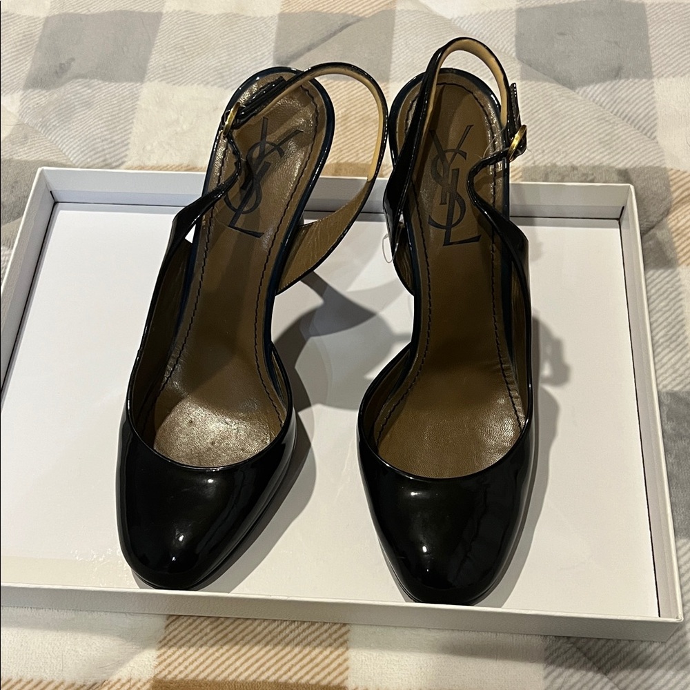 Yves Saint Laurent Glossy patent leather Slingback Heels